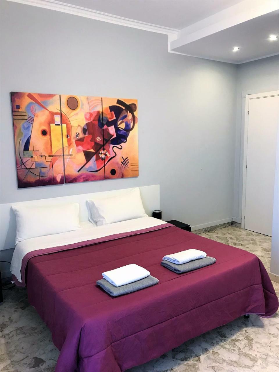 Cavour 124 -Guest-Room- Bari Bagian luar foto
